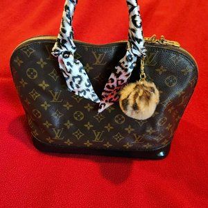 Pre-Loved Louis Vuitton Alma